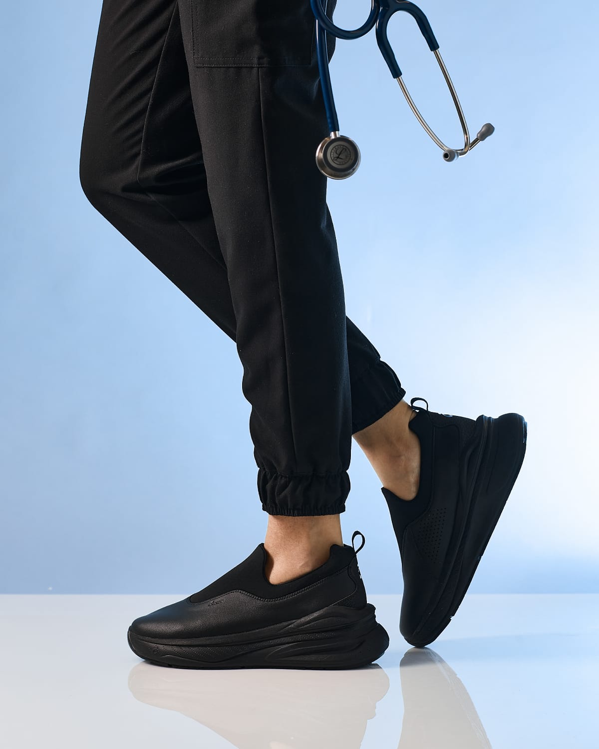 Men's Ona - All Black Option - Image 4